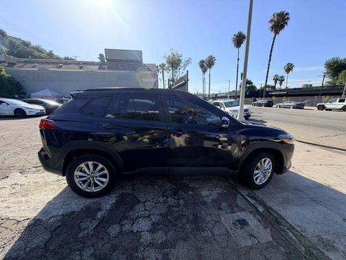 Black 2022 Toyota Corolla Cross LE