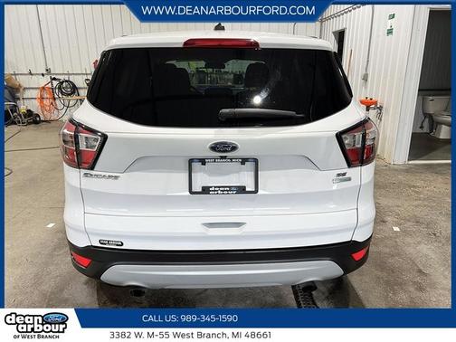 OXFORD WHITE 2017 Ford Escape SE