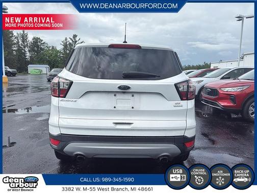 OXFORD WHITE 2017 Ford Escape SE