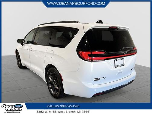 Bright White Clearcoat 2025 Chrysler Pacifica LIMITED