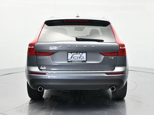 Gray 2020 Volvo XC60 T6 Momentum