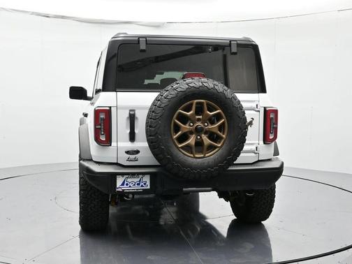 Oxford White 2025 Ford Bronco Badlands