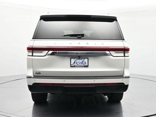 White Metallic 2024 Lincoln Navigator Reserve