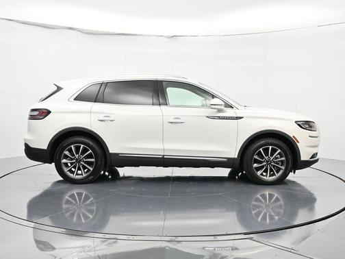 2022 Lincoln Nautilus Standard