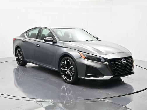 Gun Metallic 2024 Nissan Altima 2.5 SR