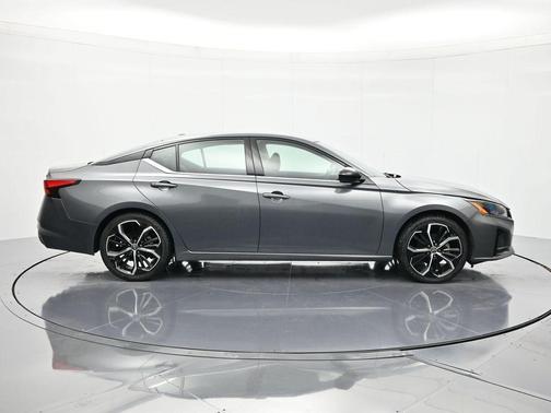 Gun Metallic 2024 Nissan Altima 2.5 SR