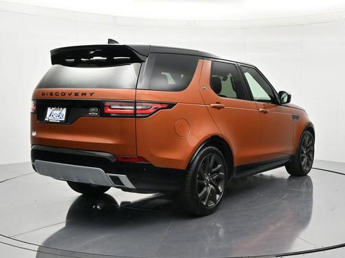 Namib Orange 2018 Land Rover Discovery HSE