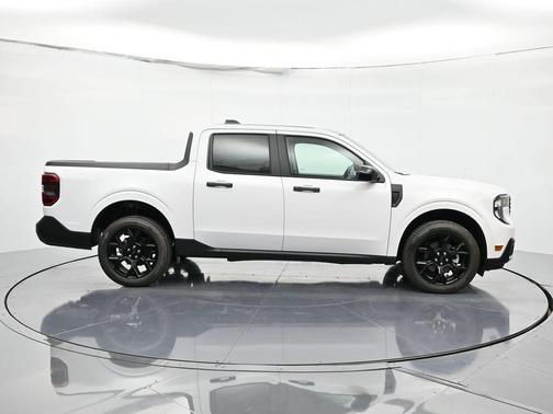 Oxford White 2025 Ford Maverick XLT