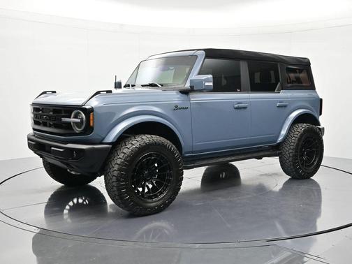 Azure Gray Metallic 2023 Ford Bronco Outer Banks