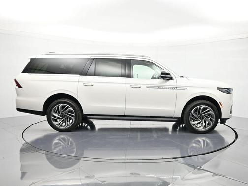 2026 Lincoln Navigator L Premiere