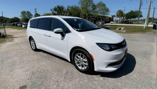 2023 Chrysler Voyager LX