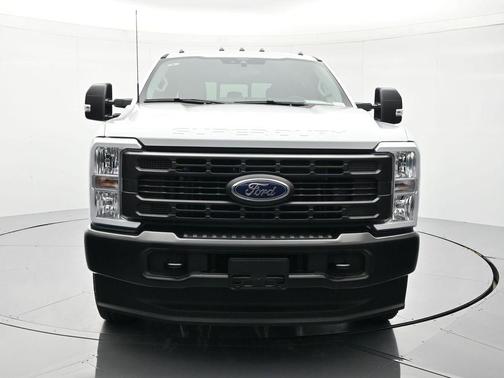 Oxford White 2026 Ford F-350