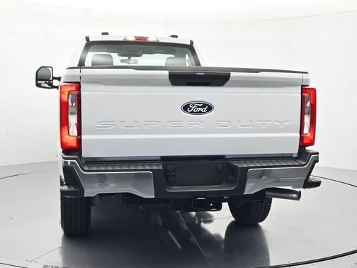 Oxford White 2027 Ford F-250 XL