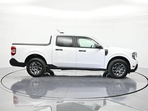 Oxford White 2025 Ford Maverick XLT