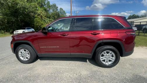 2022 Jeep Grand Cherokee Laredo