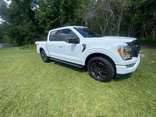 Oxford White 2022 Ford F-150 XLT