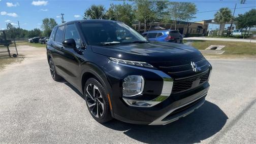 2022 Mitsubishi Outlander SE