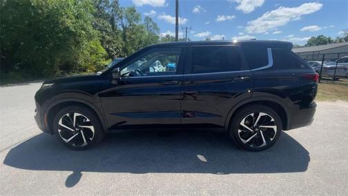 2022 Mitsubishi Outlander SE