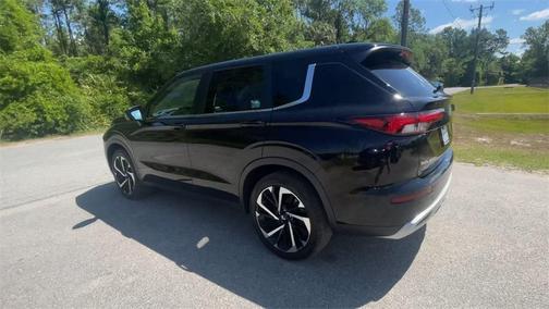 2022 Mitsubishi Outlander SE