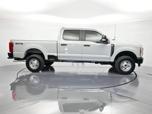 Avalanche 2026 Ford F-250 XL