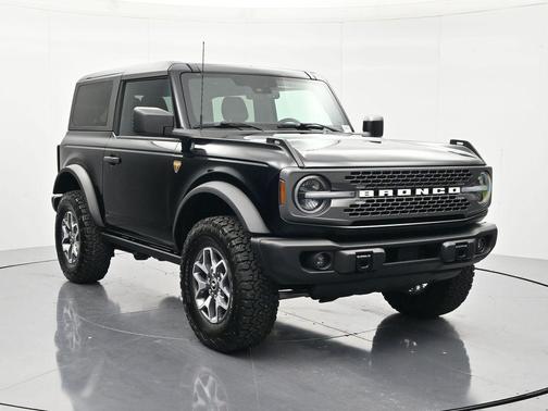 Shadow Black 2025 Ford Bronco Badlands