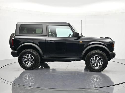 Shadow Black 2025 Ford Bronco Badlands