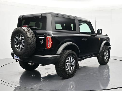 Shadow Black 2025 Ford Bronco Badlands