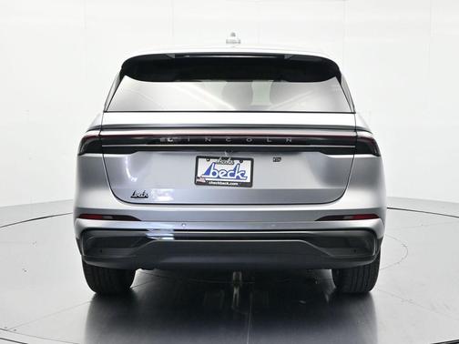 Silver Radiance Metallic 2026 Lincoln Nautilus Premiere