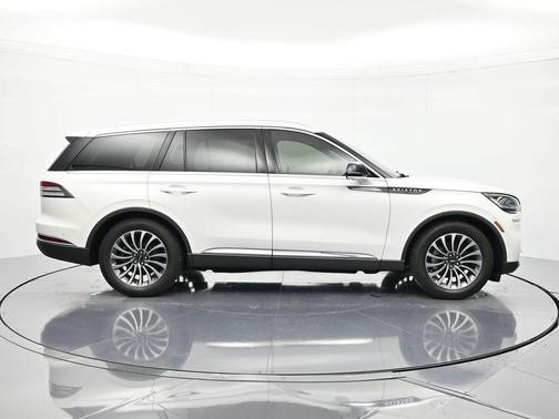 White 2021 Lincoln Aviator Reserve RWD