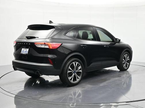 Agate Black Metallic 2022 Ford Escape SE