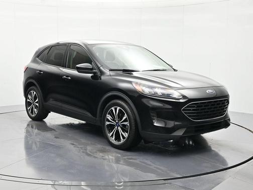Agate Black Metallic 2022 Ford Escape SE