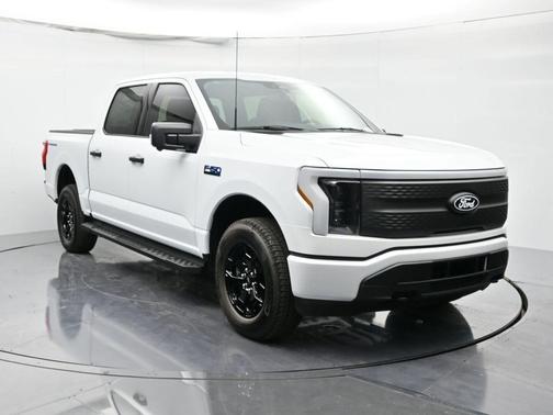 Oxford White 2025 Ford F-150 Lightning XLT