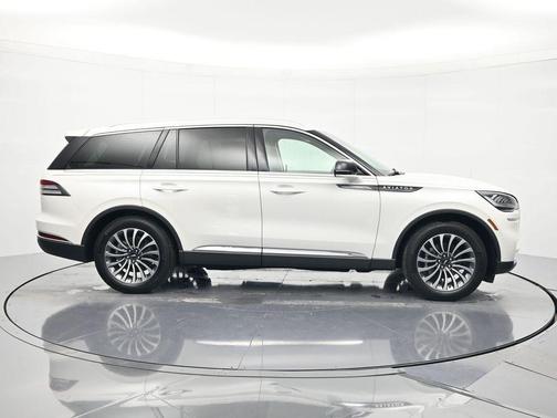 White Metallic 2024 Lincoln Aviator Premiere