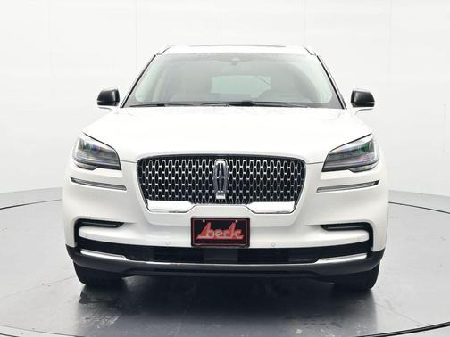 White Metallic 2024 Lincoln Aviator Premiere