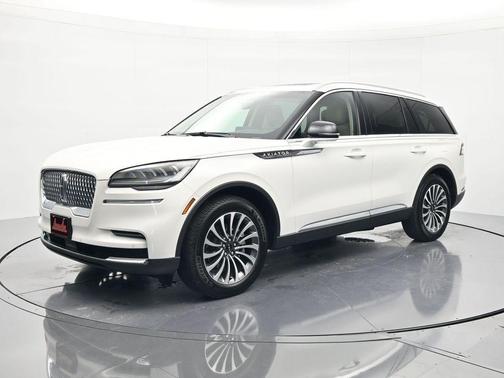 White Metallic 2024 Lincoln Aviator Premiere