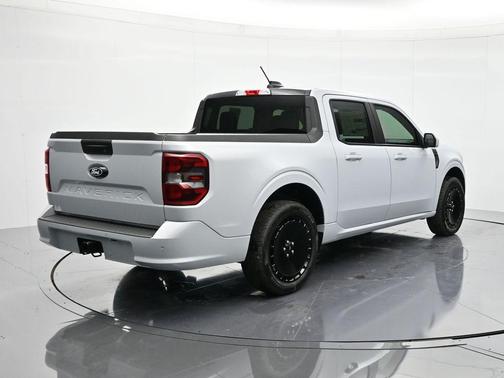 Space White Metallic 2026 Ford Maverick Lobo Standard