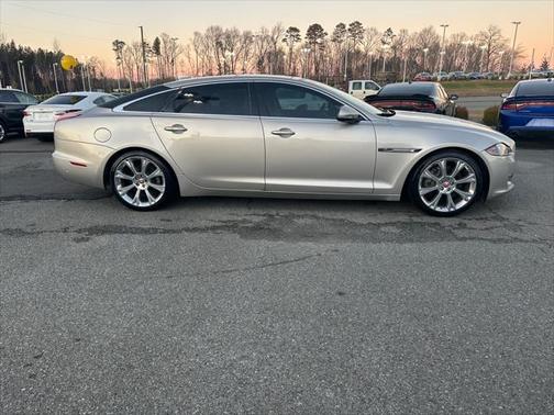 Photo 4 of 51 of 2016 Jaguar XJ XJL Portfolio