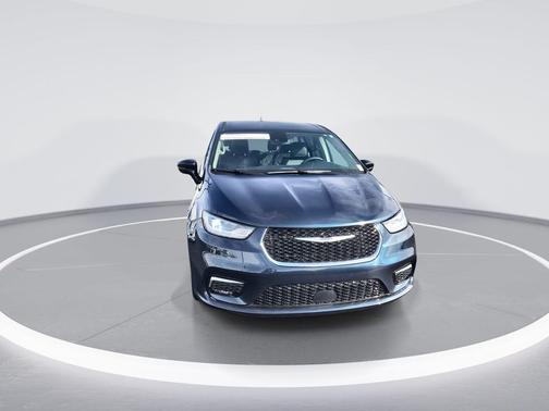 Fathom Blue Pearlcoat 2024 Chrysler Pacifica Touring-L