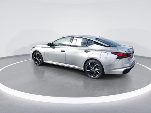 Brilliant Silver Metallic 2024 Nissan Altima 2.5 SR