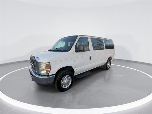 2013 Ford E350 Super Duty XLT