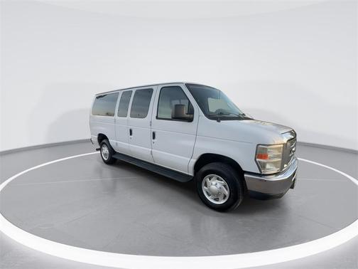 2013 Ford E350 Super Duty XLT