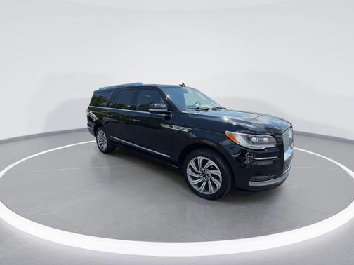 Black Metallic 2022 Lincoln Navigator L Reserve