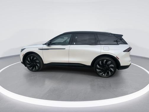 White Platinum Clearcoat Metallic 2026 Lincoln Nautilus Reserve