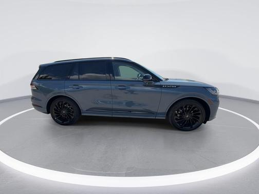 Whisper White 2026 Lincoln Aviator Reserve AWD