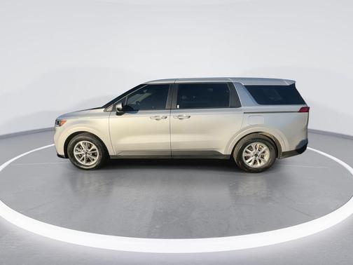 2022 Kia Carnival LXS