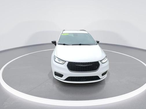 2024 Chrysler Pacifica Touring-L