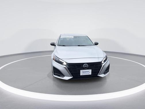 Brilliant Silver Metallic 2024 Nissan Altima 2.5 SV