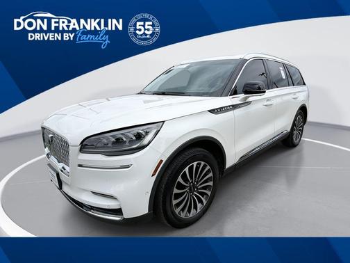 White 2023 Lincoln Aviator Reserve AWD