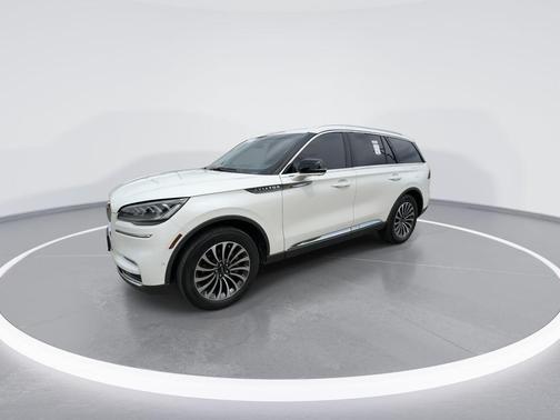 White 2023 Lincoln Aviator Reserve AWD