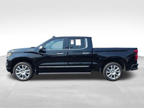 Black 2022 Chevrolet Silverado 1500 High Country
